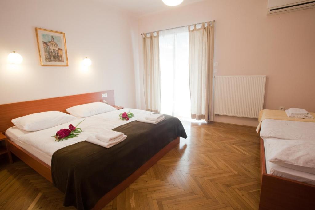 Alo Apartments Vila Klara Ljubljana Rum bild