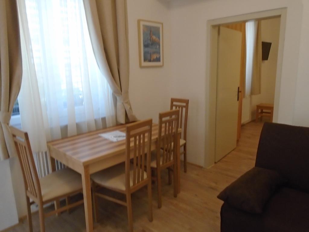 Alo Apartments Vila Klara Ljubljana Exteriör bild